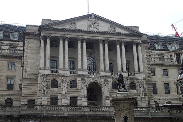 Interest rates rise to 15-year high of 4% - industry reactions