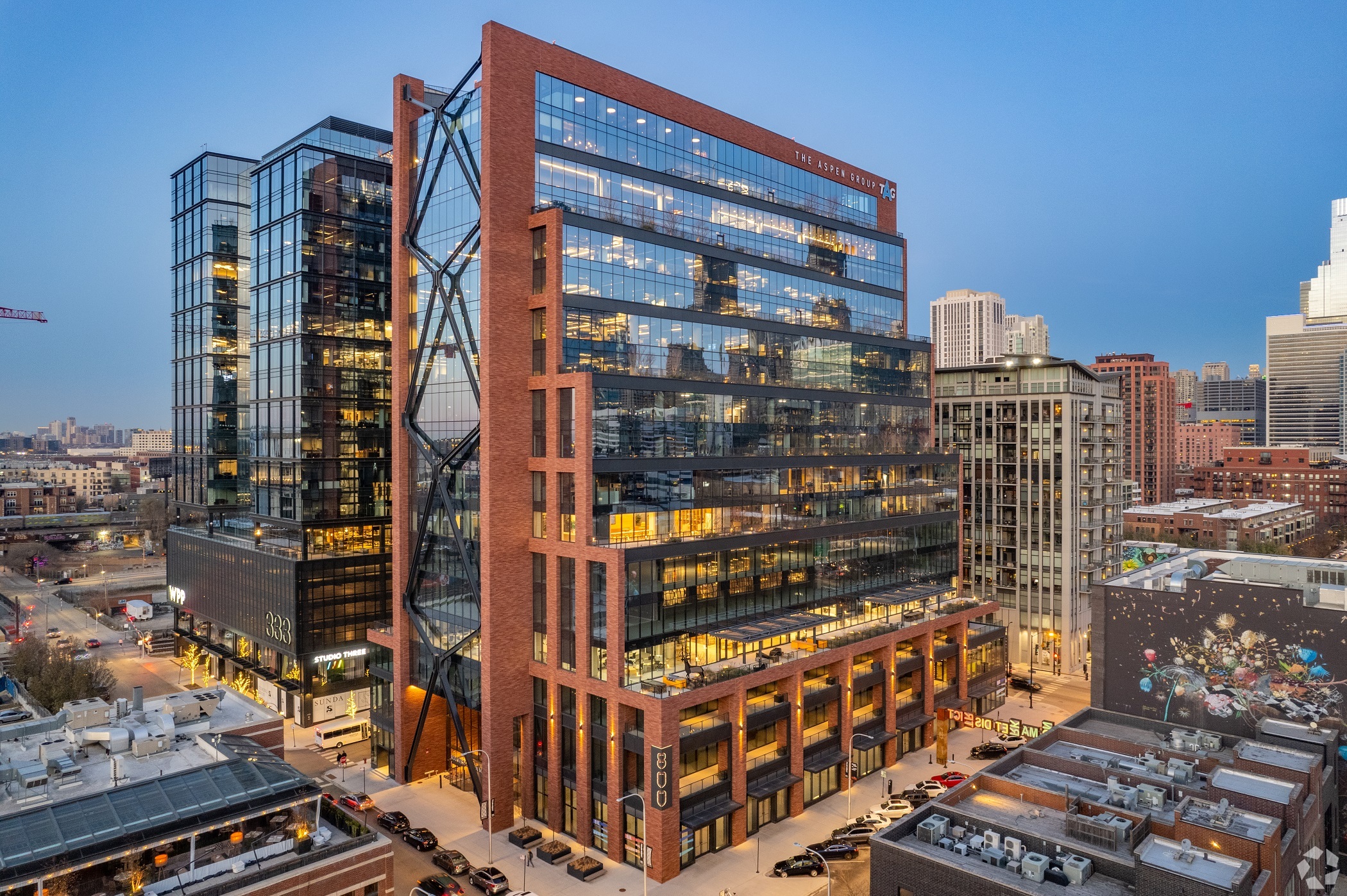 Thor Equities has a deal to buy and redevelop 2.7 acres in Chicago’s Fulton Market district. It is just west of the 19-story office tower Thor owns at 800 W. Fulton, pictured. (Justin Schmidt/CoStar)