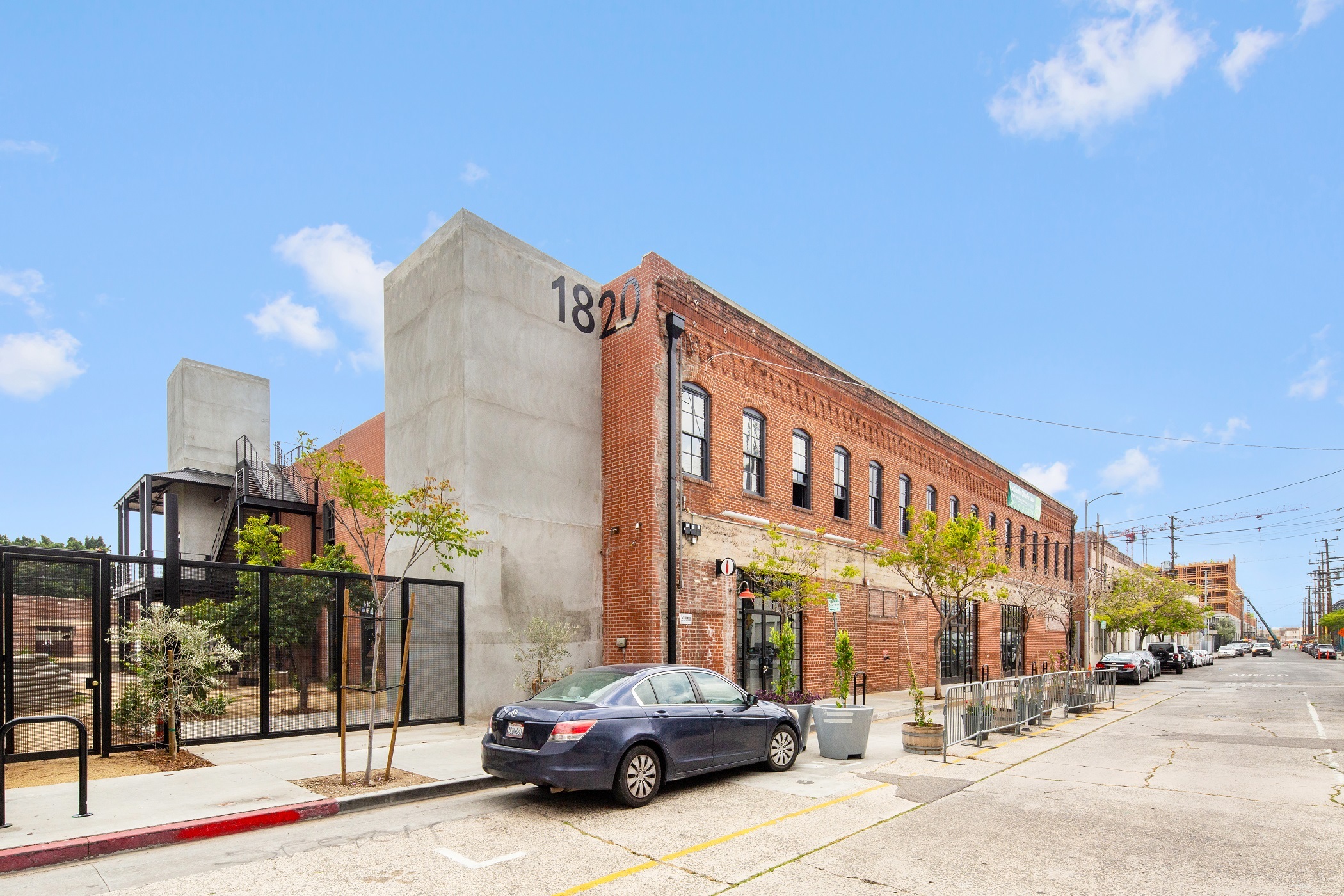 The roughly 40,000-square-foot 1820 Industrial St. building in downtown Los Angeles' Arts District neighborhood has a new owner. (CoStar)