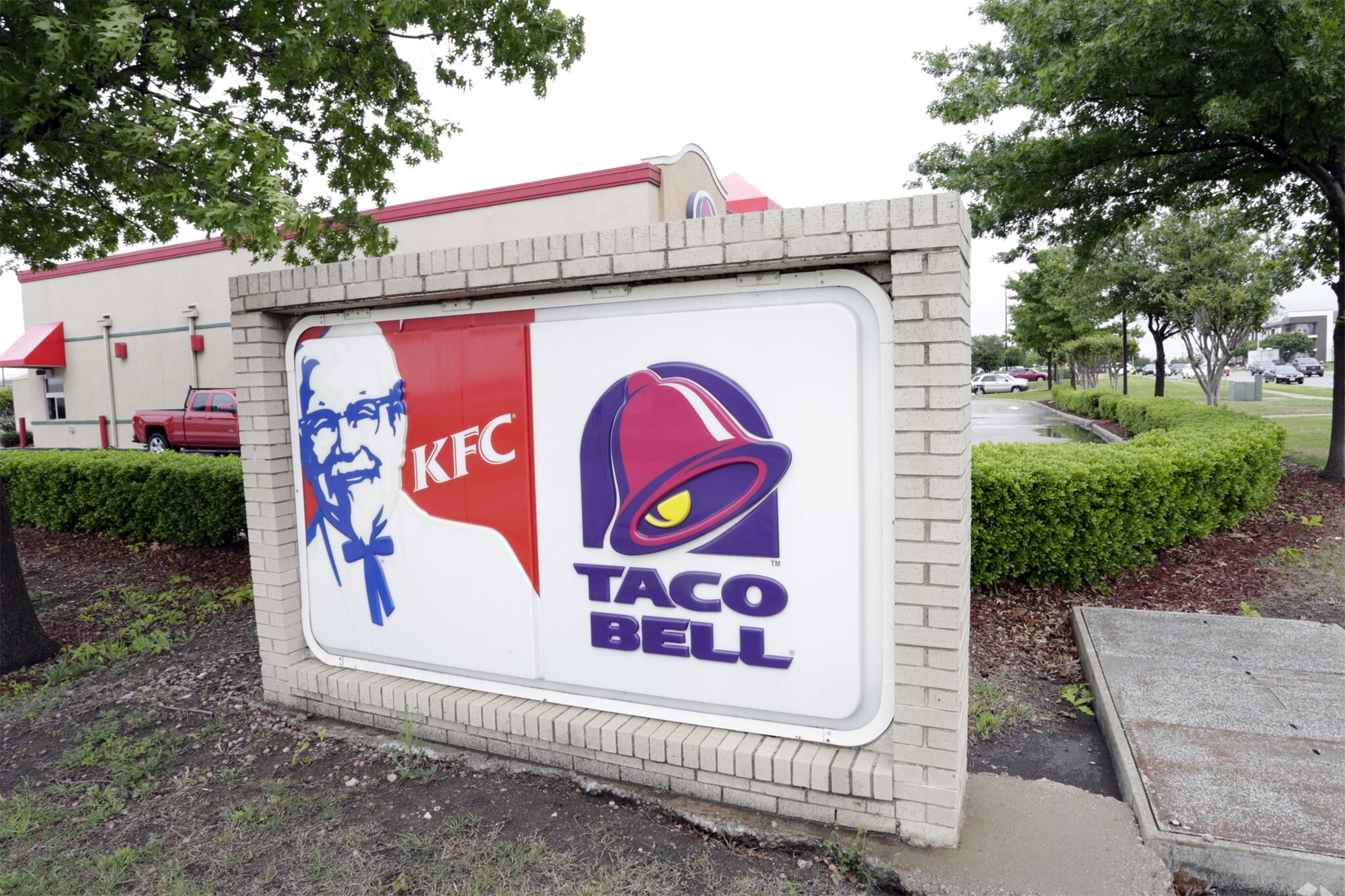 Yum Brands opened more than 4,500 global locations of Taco Bell, KFC and Pizza Hut during 2022, about 40% of those during the fourth quarter. (CoStar)