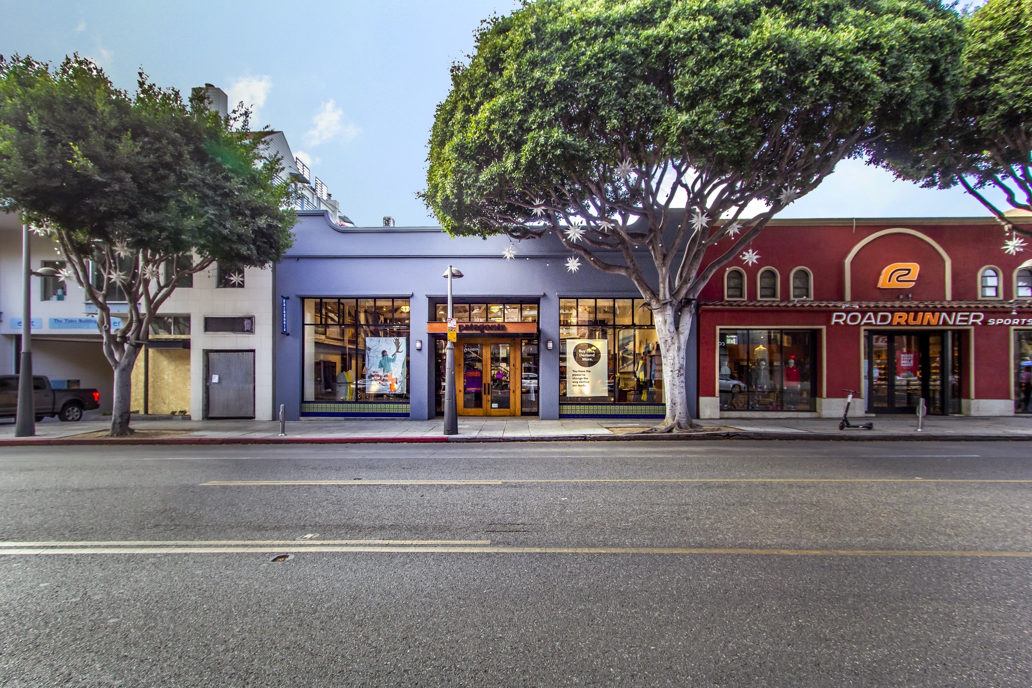 Patagonia previously occupied a roughly 11,500-square-foot 1344 4th St. store in Santa Monica before moving to a more desirable location nearby during the pandemic. (CoStar)