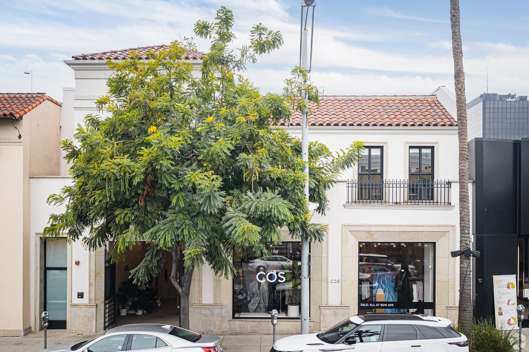 The roughly 14,100-square-foot building at 357 N. Beverly Drive in Beverly Hills, California, has sold for $43 million. (CoStar)