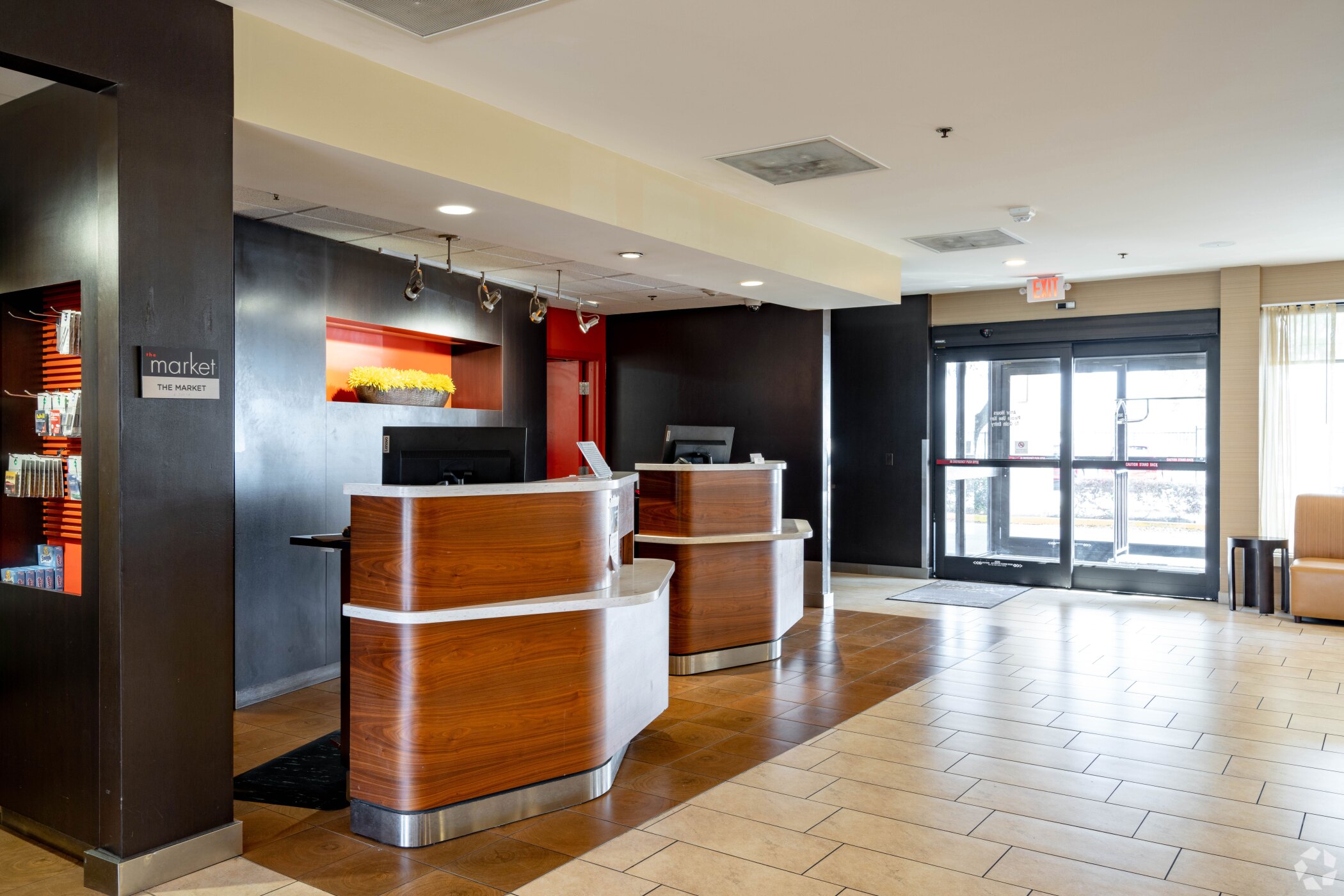 A joint venture of NewcrestImage and Hospitality Capital Partners closed on the acquisition of 16 hotels, including the 153-room Courtyard by Marriott Houston Hobby Airport, for $137.3 million. (CoStar)