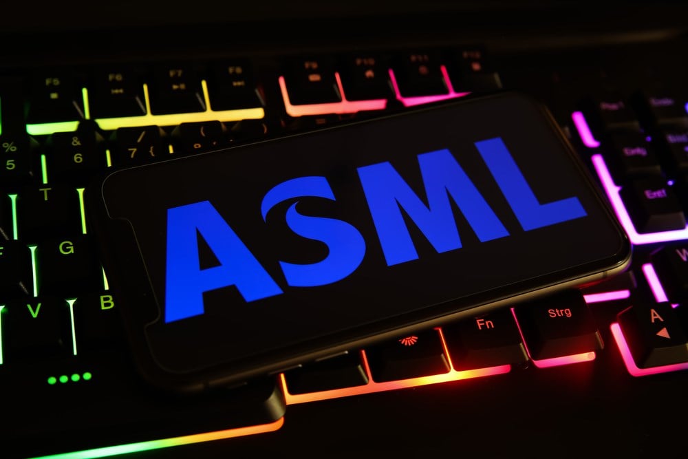ASML Reports Massive Growth, Management Points To Sluggish 2023