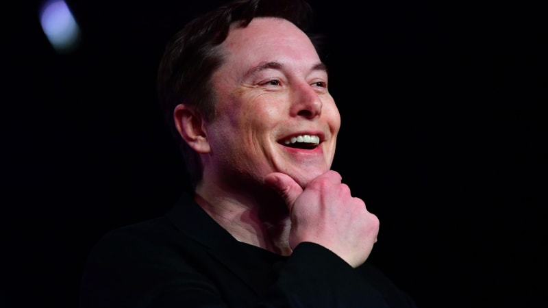 Elon Musk says he's 'dumb way more often than I'd like to be' in Twitter debate