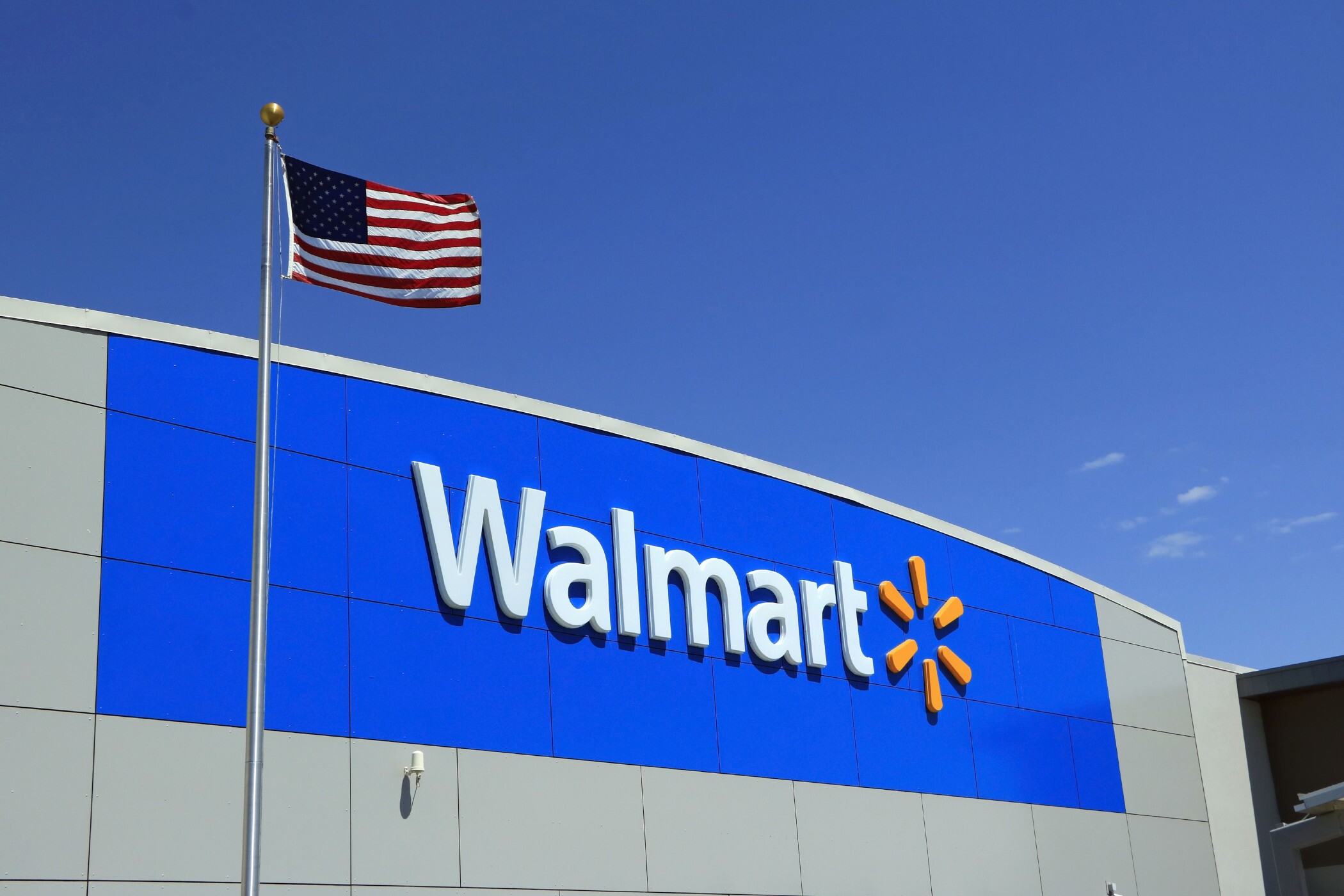 Retailer Walmart plans to lay off thousands of employees at distribution hubs in Texas, Florida and Pennsylvania. (Getty Images)