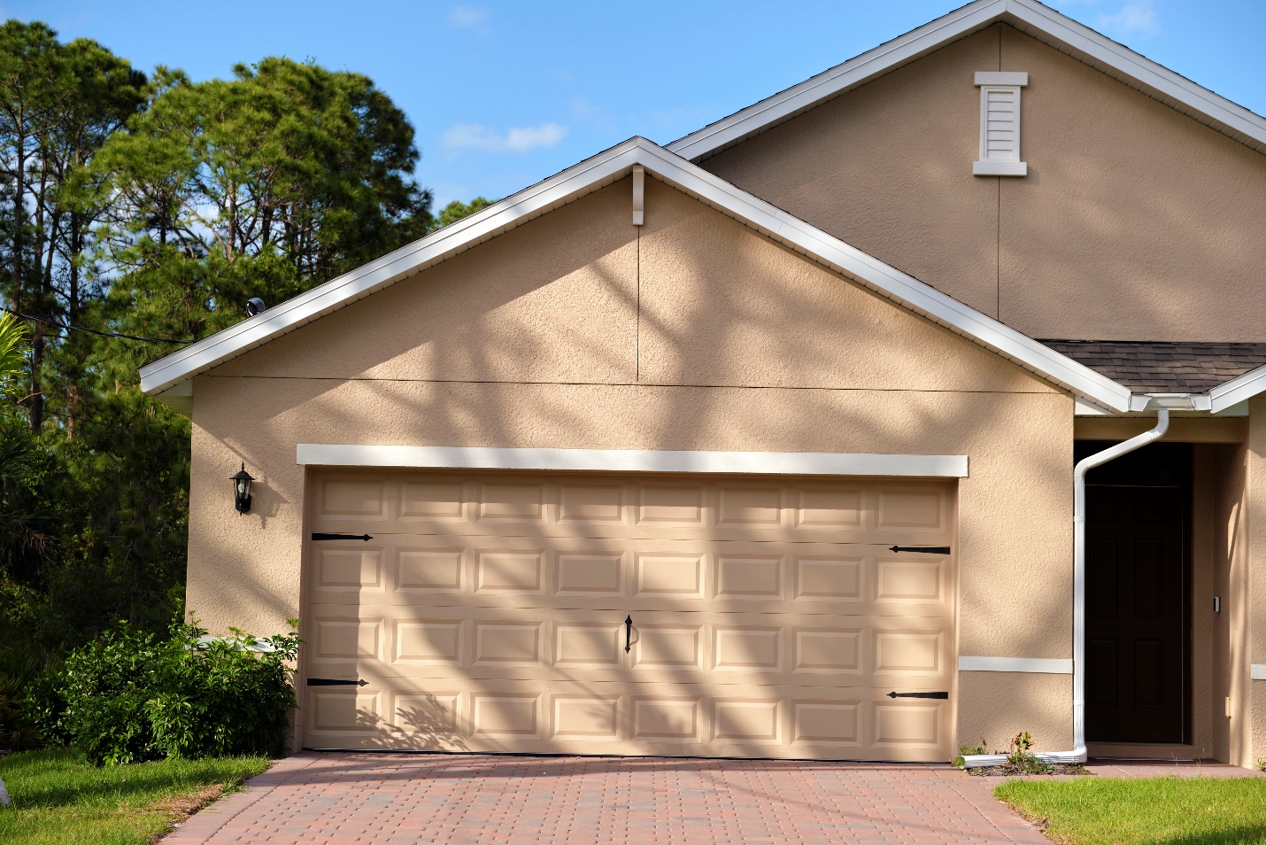 Is It Time to Install a New Garage Door? How to Tell When a New Garage Door is Overdue…