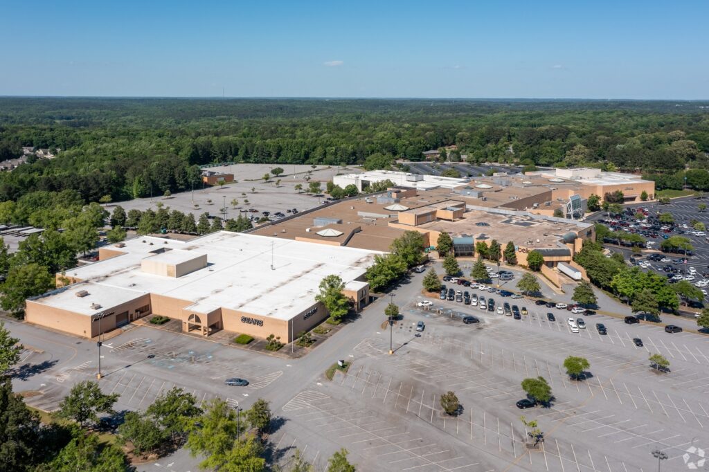 Georgia Square Mall is located near the University of Georgia in Athens and draws consumers from an area with a population of 215,000. (CoStar)