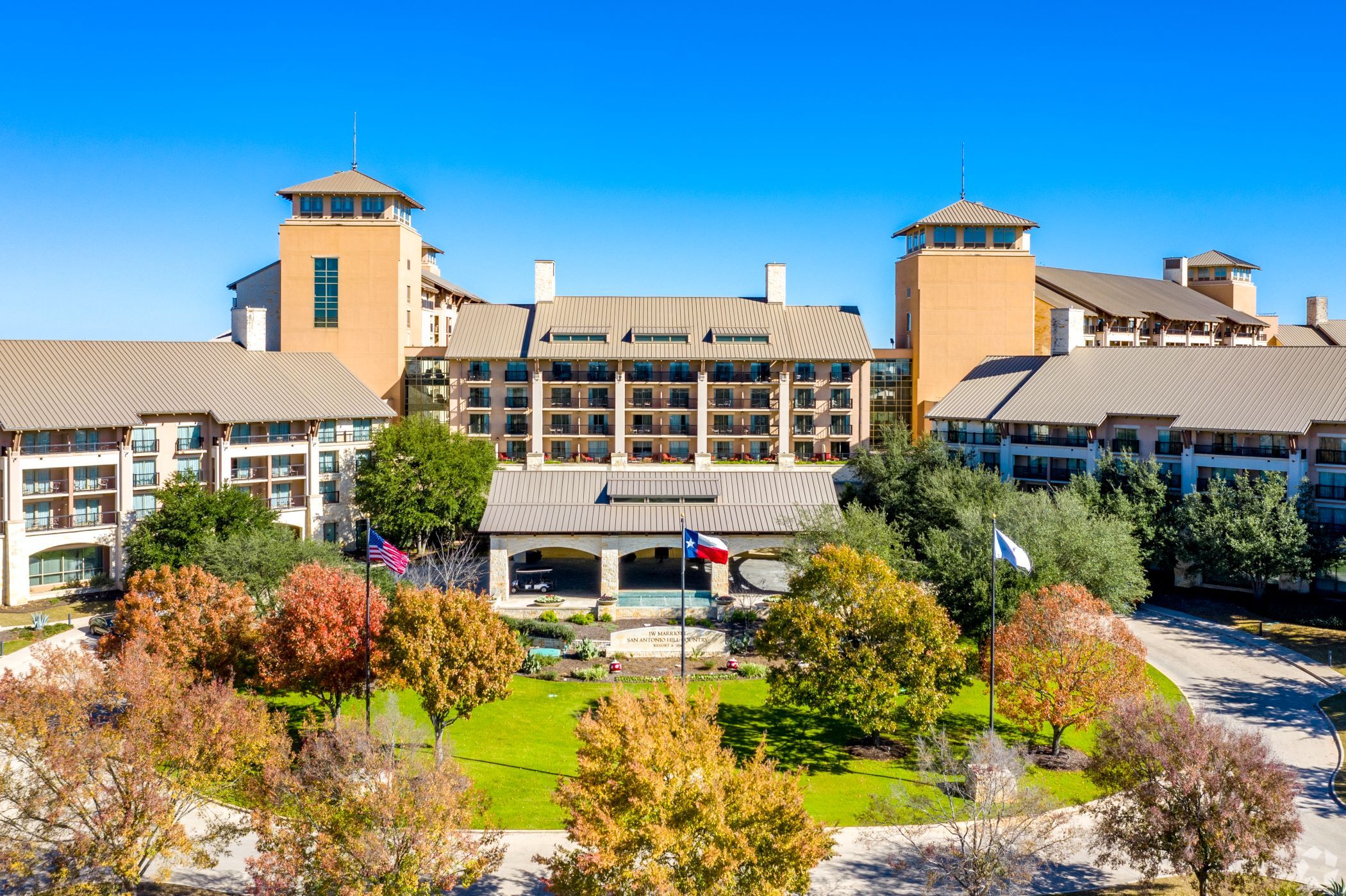 Nashville, Tennessee-based Ryman Hospitality Properties has acquired the JW Marriott San Antonio Hill Country Resort &amp; Spa from Blackstone REIT for $800 million. (CoStar)