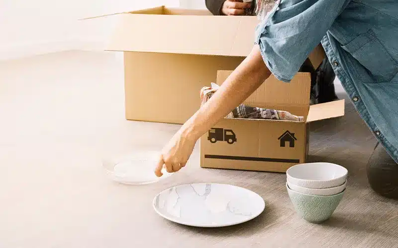 How to Pack Your Kitchen: Tips and Hacks